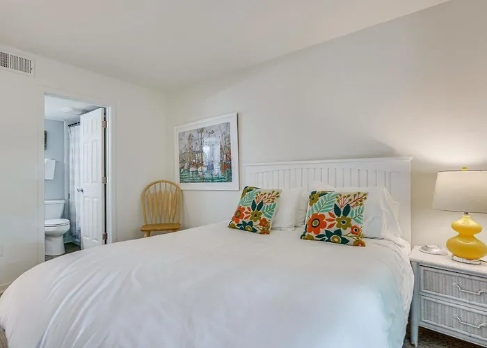 Kiawah Island Vacation Rental: Walk To Beach!